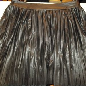 Torrid polyurethane skirt